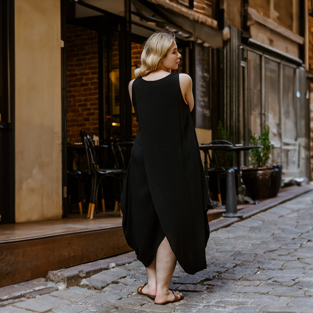 Sleeveless Front Layered Black Baggy Plus Size Dress