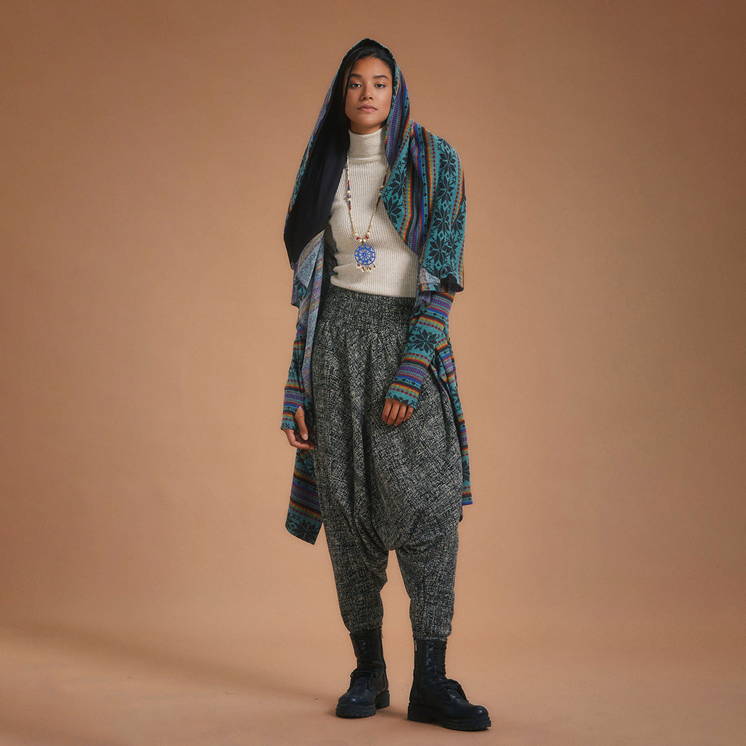 Hooded Collar Thumb Hole Detailed Pattern Cardigan Top